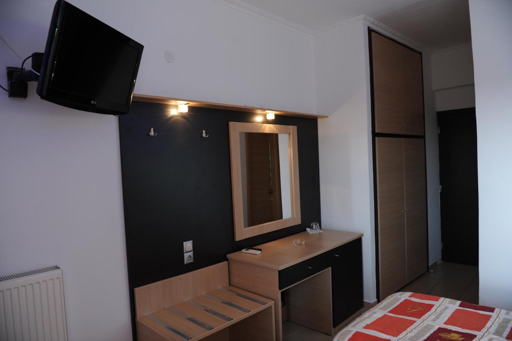 Kaiafas Lake Hotel Zaháro Kültér fotó